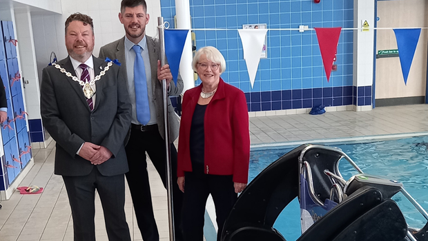 The Mayor of Ashford Cllr Callum Knowles and Cllr Matthew Forest from Ashford Borough Council unveil the new swimming pod at the Stour Centre with Linda Dodds from Ashford Leisure Trust